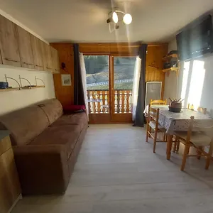 Appartement Studio Avec Vue Panoramique Sur Les Alpes I Balcon I Parking, Le Biot